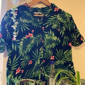 Luau button up tee!